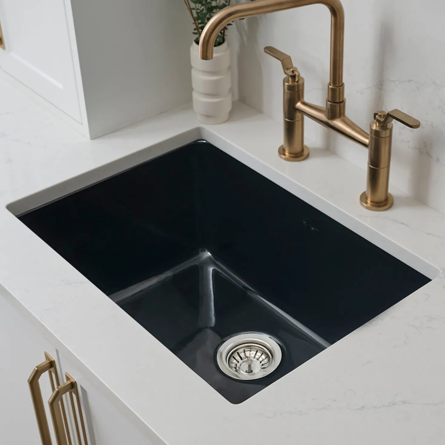 Ruvati 27" Black Fireclay Kitchen Sink | Made in Italy