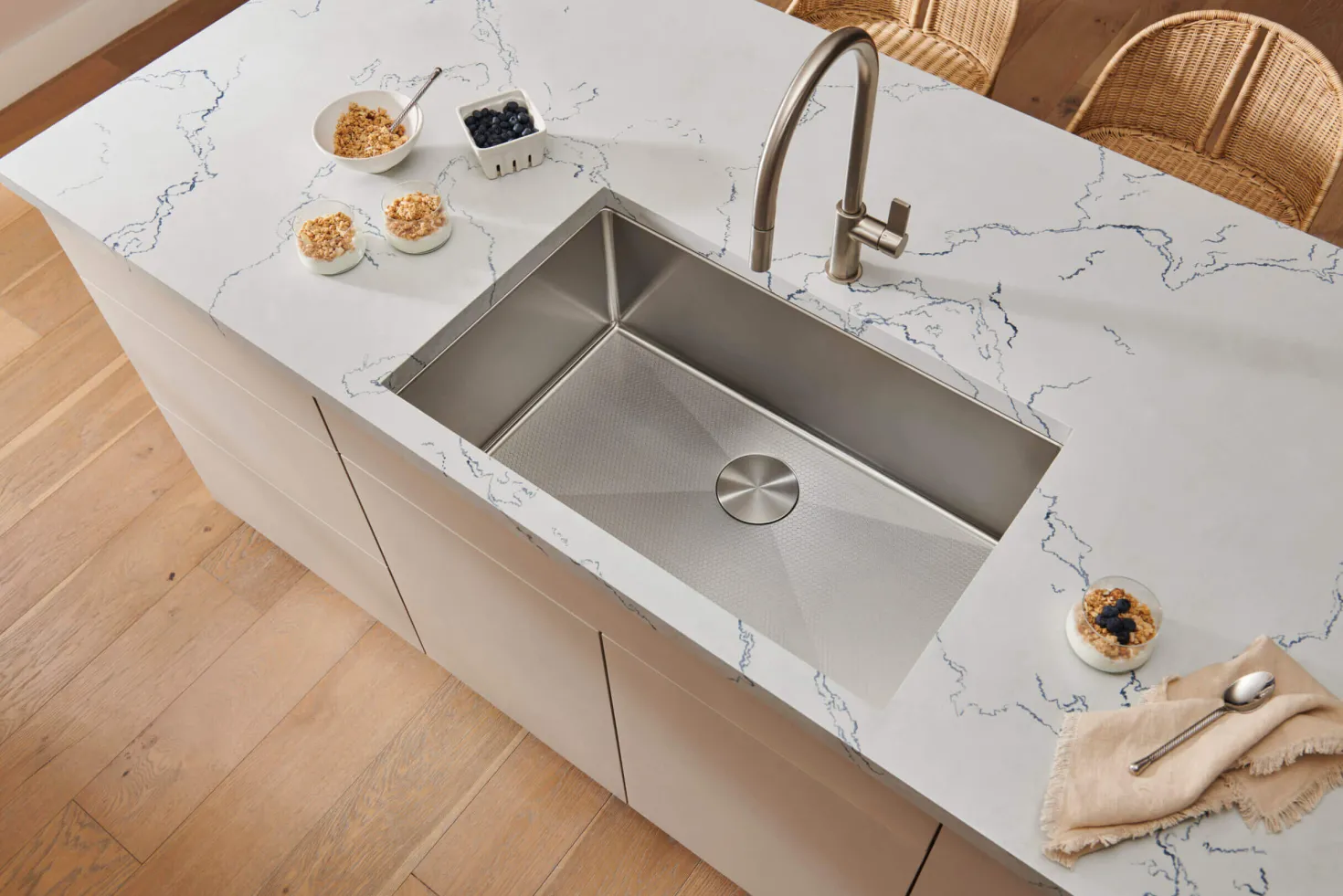 Ruvati Hex Bottom 30" Single Bowl Scratch Resistant Texture Kitchen Sink