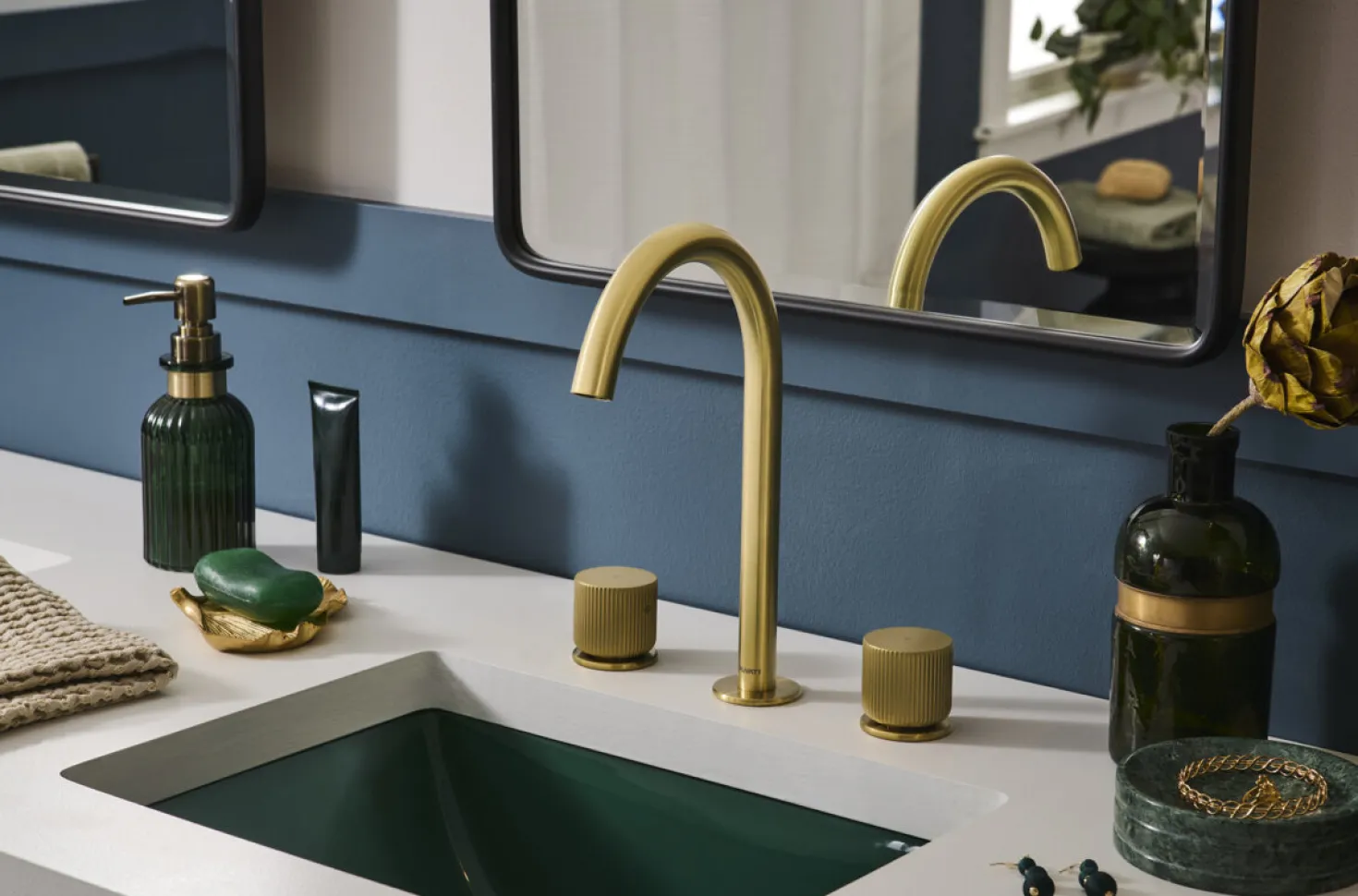 Ruvati 21" x 15" Emerald Green Rectangular Porcelain Ceramic Undermount Bathroom Sink