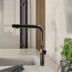 Wasserwerk Kitchen Faucet with Straight Pull-Out Spout in Matte Graphite