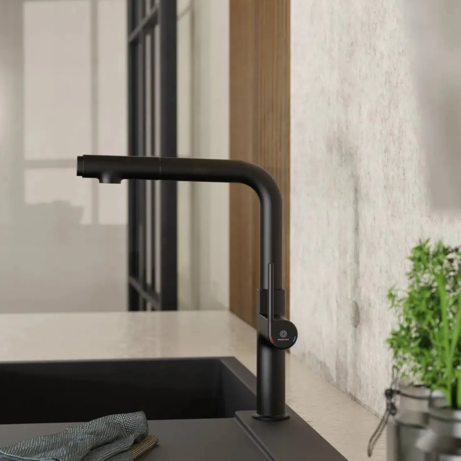 Wasserwerk Kitchen Faucet with Straight Pull-Out Spout in Matte Black