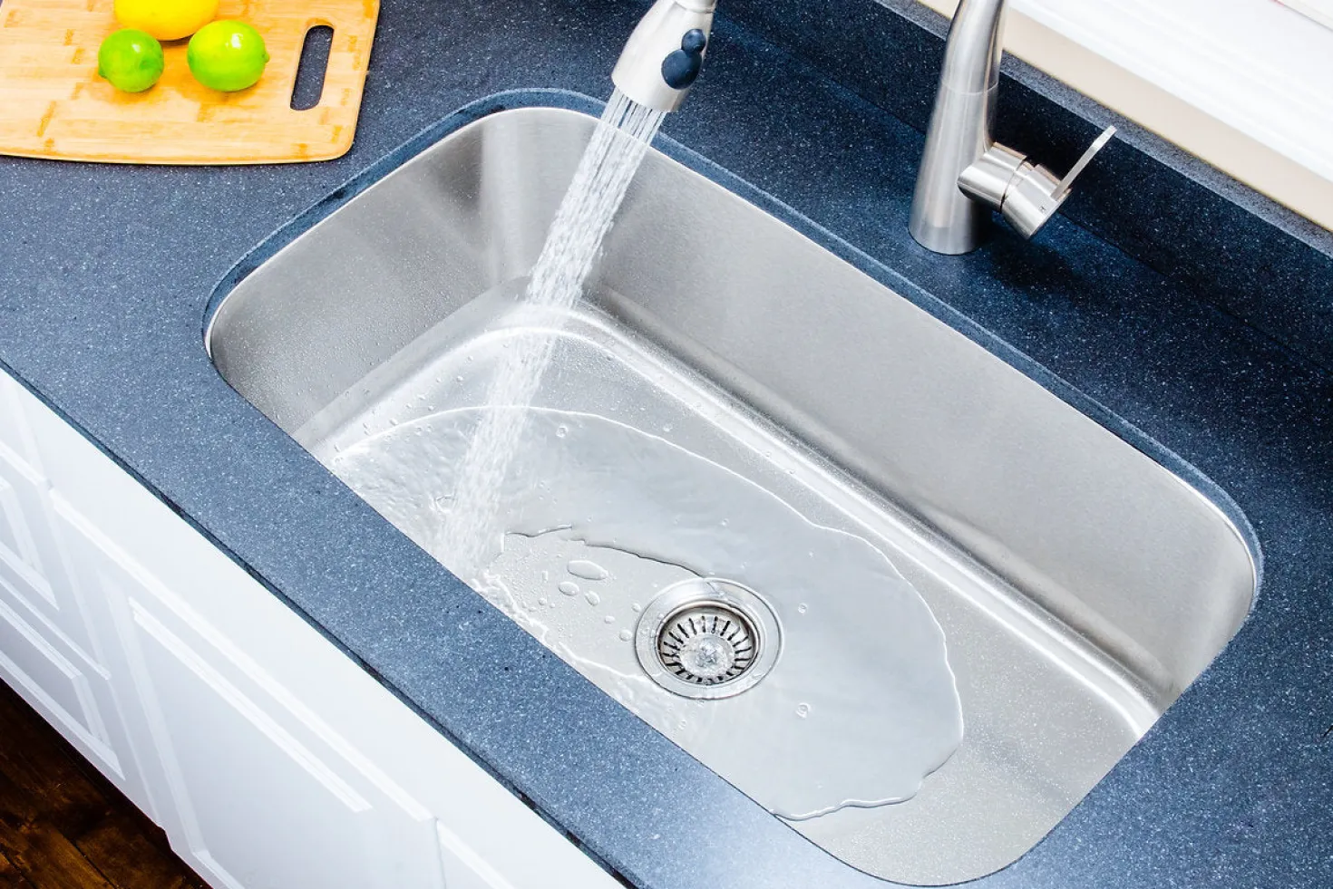 Wells Sinkware 32" 18-Gauge Single Bowl Undermount Stainless Steel Kitchen Sink