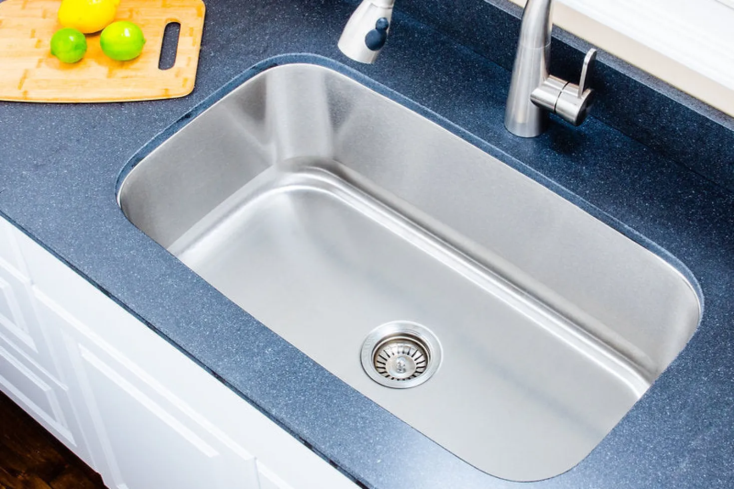 Wells Sinkware 32" 16-Gauge Undermount Single Bowl Stainless Steel Kitchen Sink Only
