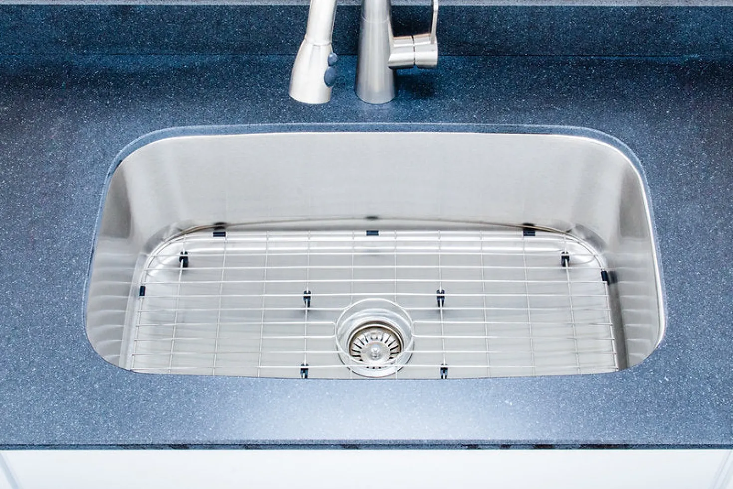 Wells Sinkware 32" 16-Gauge Undermount Single Bowl Stainless Steel Kitchen Sink Only